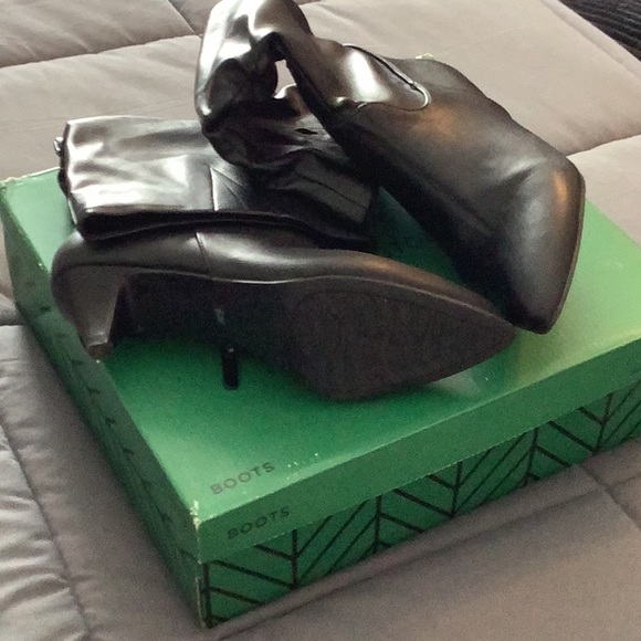 Leather Boots size 6.5 - Picture 2 of 2